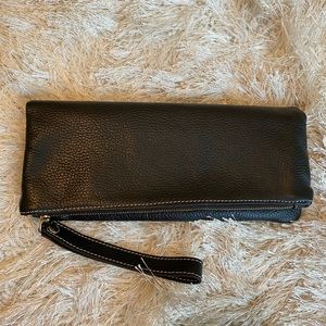Vittoria Napoli black leather clutch
